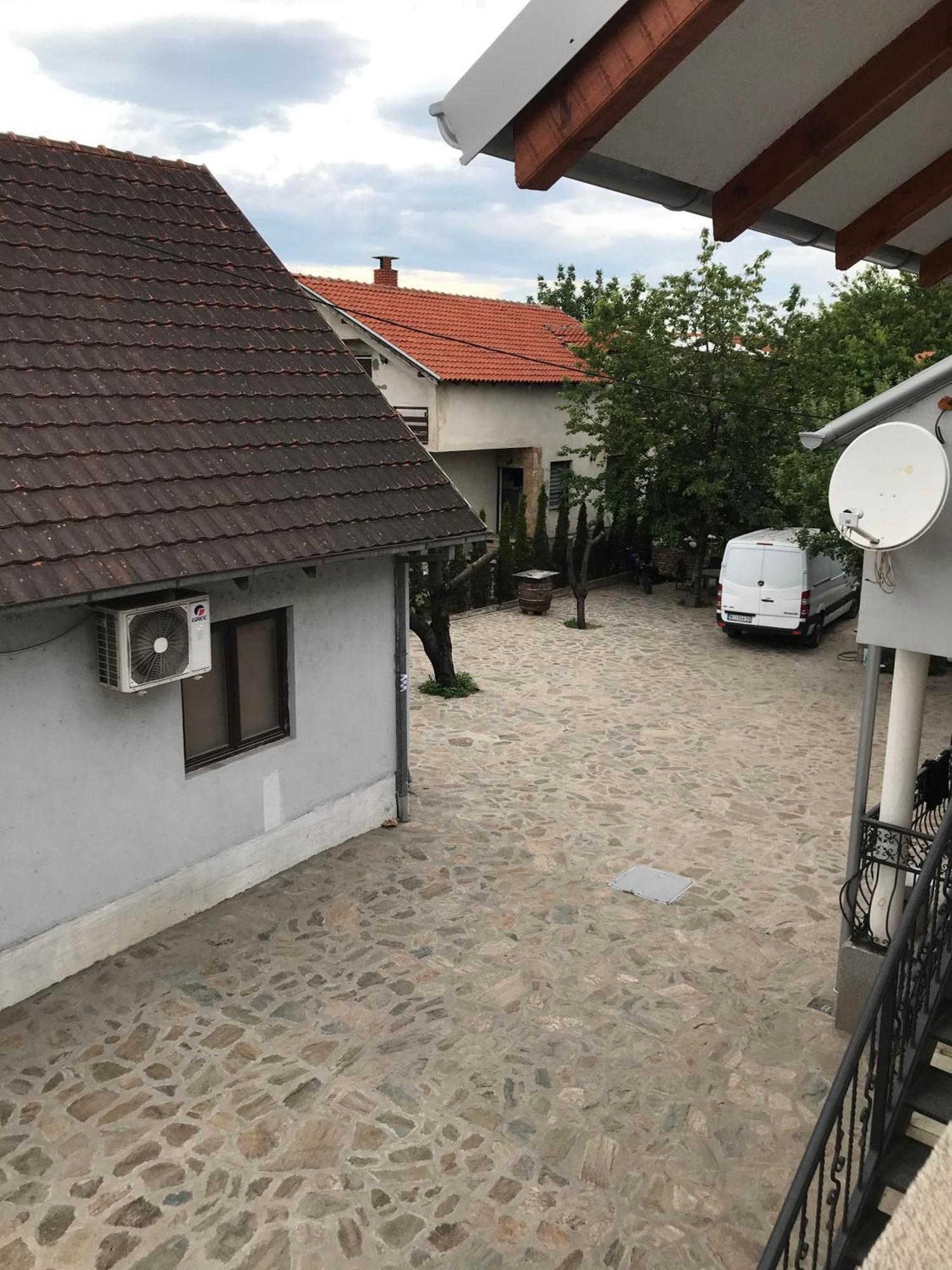 Apartments Pkt Delux Ni Eksteriør billede